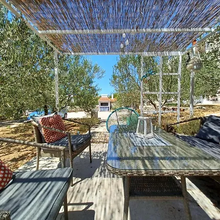 Filip * Brodarica (Sibenik-Knin)