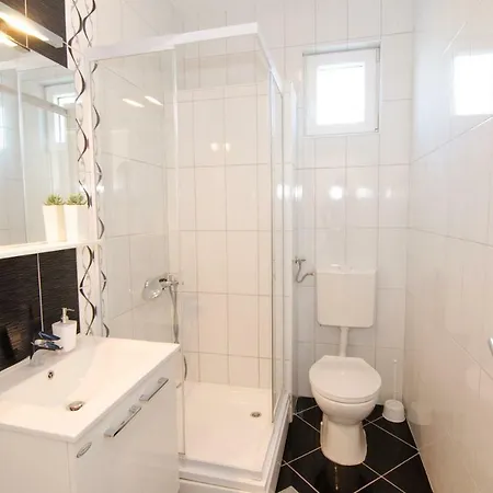 Filip * Brodarica (Sibenik-Knin)