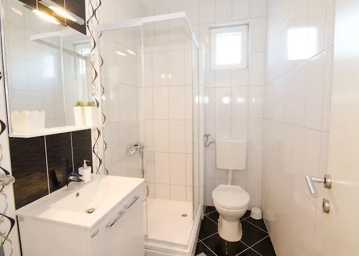 Filip * Brodarica (Sibenik-Knin)